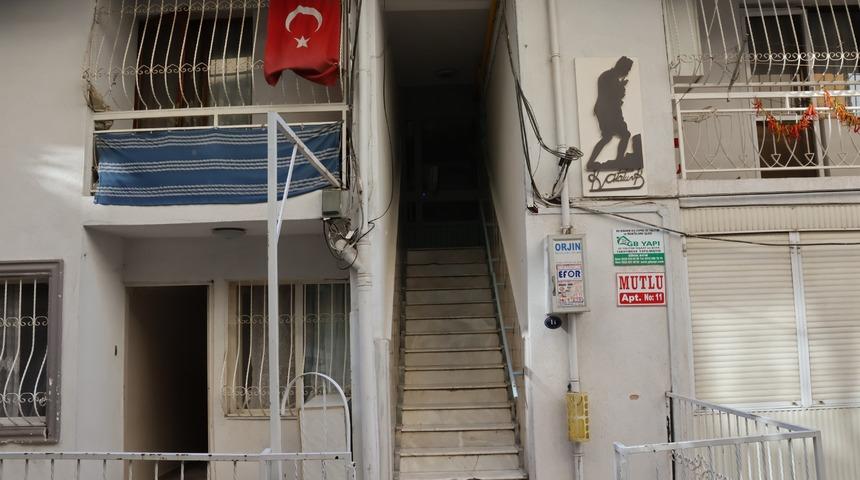 Yer: İzmir! Kiracısının kapısını tekmeleyip tehditler savurdu: '3 gün mühlet veriyorum, evi boşaltın'