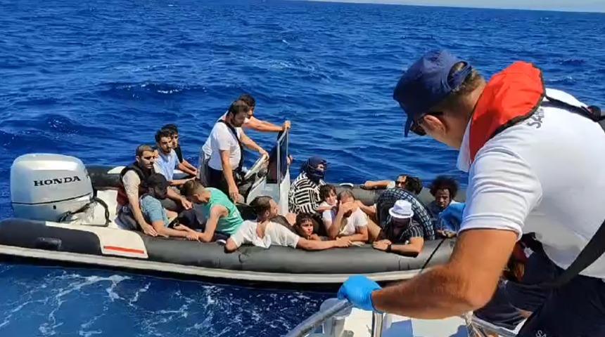 Muğla açıklarında 102 düzensiz göçmen yakalandı, 86 göçmen kurtarıldı