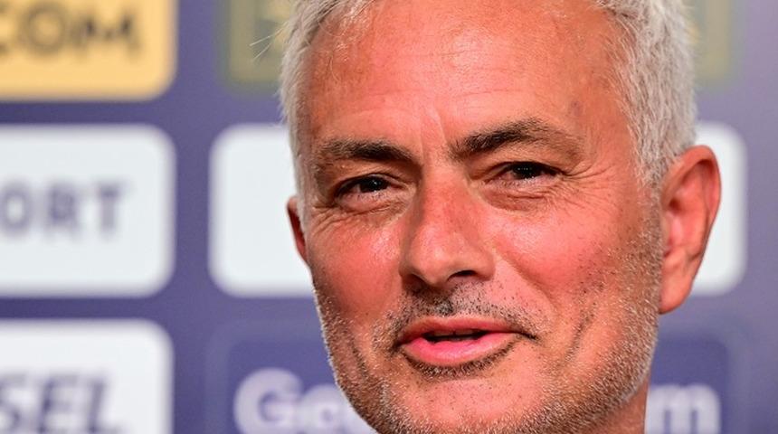 Jose Mourinho'dan rakiplere gözdağı! ''Bizimle oynayacakları için çok şanssızlar çünkü...''