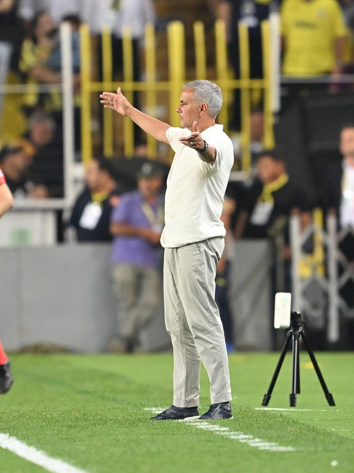 Avrupa Mourinho'yu konuşuyor! "Lugano'yu zor yendi, başını belaya soktu" G3