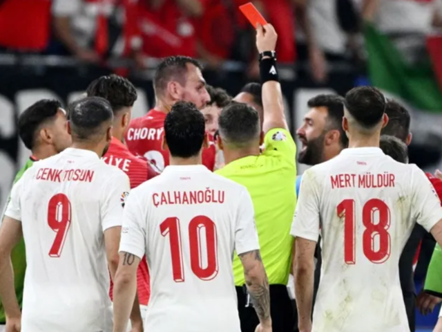 Fenerbahçe - Lille maçına olaylı hakemi atadılar! A Milli Takımın maçında kart rekorunu kırmıştı...