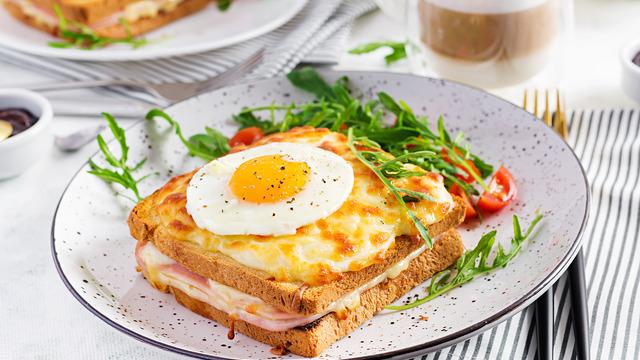 Croque Madame tarifi: Croque Madame nasıl yapılır?