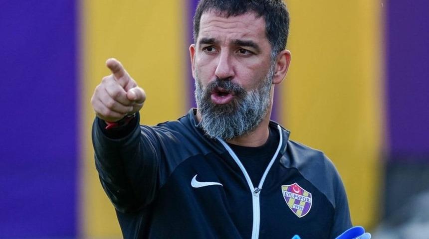 Arda Turan, Galatasaray'ın yıldız oyuncusunu ikna etti!