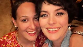 Ezgi Mola yakın arkadaşı Gupse Özay'a tam altın hediye etti! Sosyal medya yıkıldı