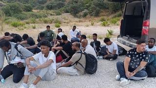 İzmir'de 105 düzensiz göçmen yakalandı