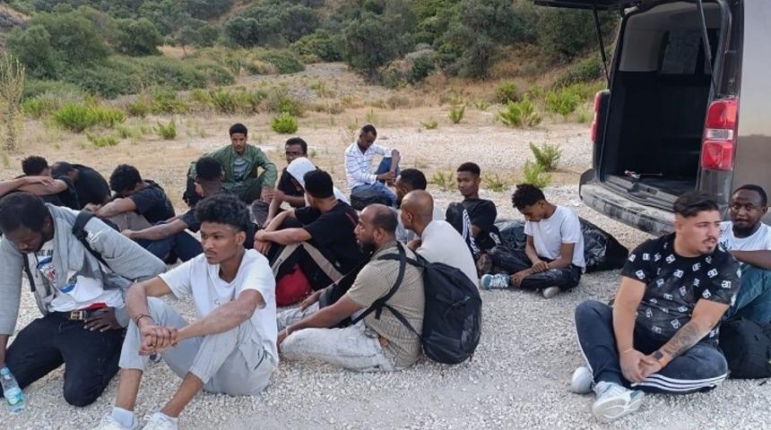 İzmir'de 105 düzensiz göçmen yakalandı