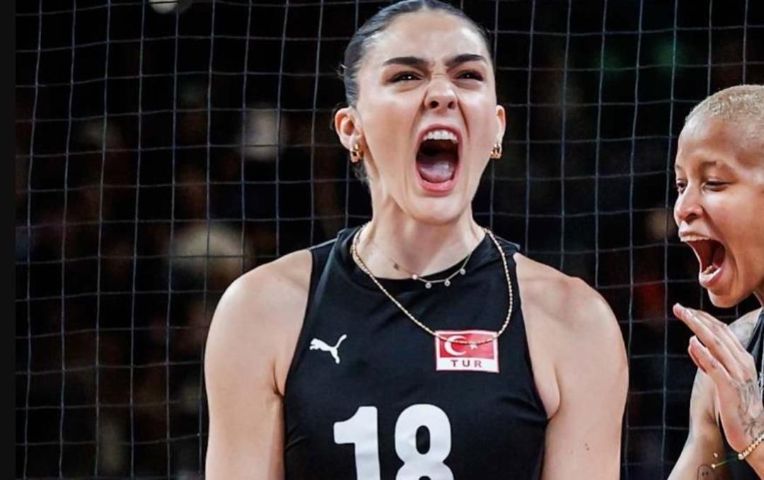 62 g&uuml;nl&uuml;k sakatlık sonrası ilk ma&ccedil;ına &ccedil;ıktı! Zehra G&uuml;neş'e yorum yağdı