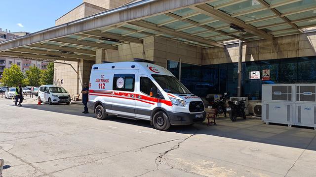 Kıskançlık krizi geçirdi! Eski eşini öldürüp intihar etmeye kalkıştı