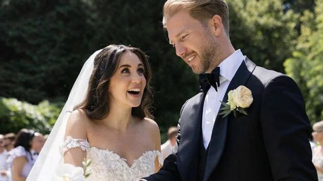 Ünlü ismin düğününde büyük talihsizlik! Yolda kaldılar