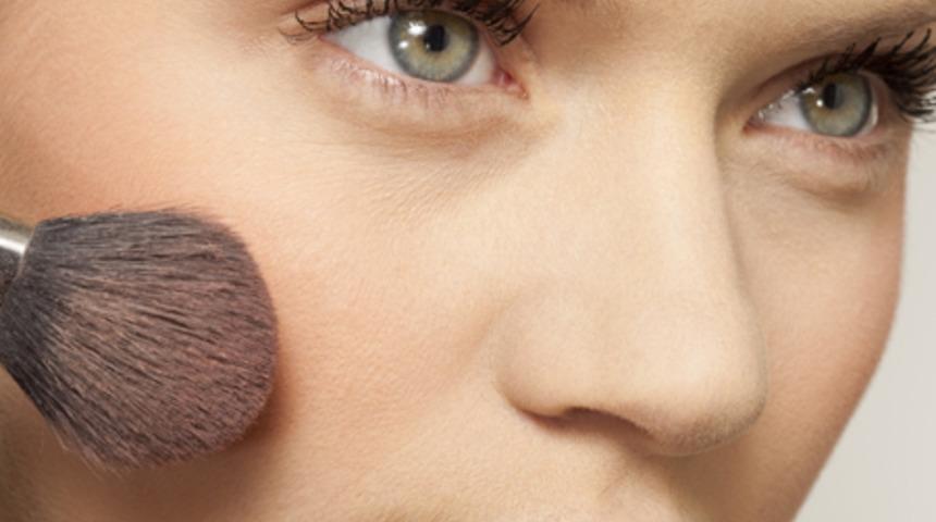 Petrol İ&ccedil;eren Kozmetikler Cilt Kanseri Sebebi