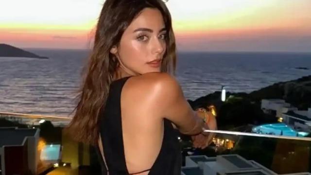 Kızılcık Şerbeti'nin Doğa'sı Sıla Türkoğlu plajda görüldü! Bir bakan bir daha baktı