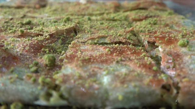 500 yıllık geçmişe sahip! Antep fıstığı ile kaymağın buluştuğu lezzet: Katmer