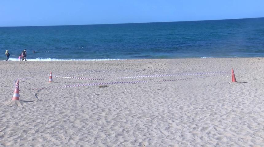 Arnavutköy plajında ekipleri alarma geçiren olay! Denize girerken havan topu buldu