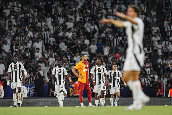 Dursun Özbek, Okan Buruk, Icardi... Beşiktaş mağlubiyeti sonrası canlı yayında esti gürledi: Senin tribin kime? G4