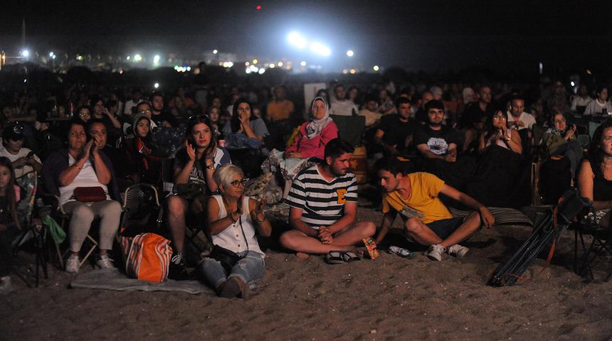 Bursa'ya 'Perseid Meteor Yağmuru' akını: Tüm ışıklar kapatıldı, sabaha dek izlediler! Türkiye'nin dört bir yanından 20 bin kişi geldi