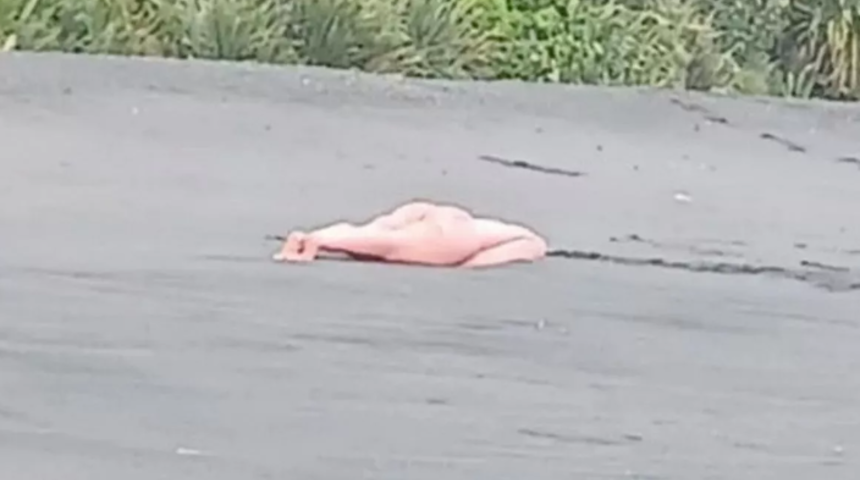 Yürüyüş yaparken bir anda gördü! Yüzü aşağıya dönüktü ve boğulmuş gibi görünüyordu... "Donup kaldım"