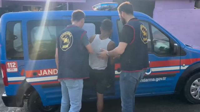 10 yıldan uzun süredir arananlar da vardı! Daha fazla kaçamadılar: Son 5 günde aranan 4 bin 517 kişi yakalandı