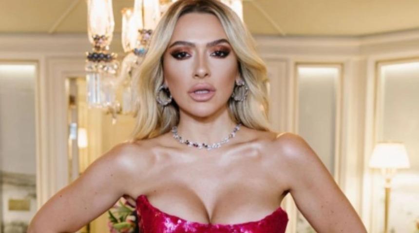 Baştan aşağı dantel elbisesiyle sere serpe uzandı! Hadise'den iddialı pozlar...