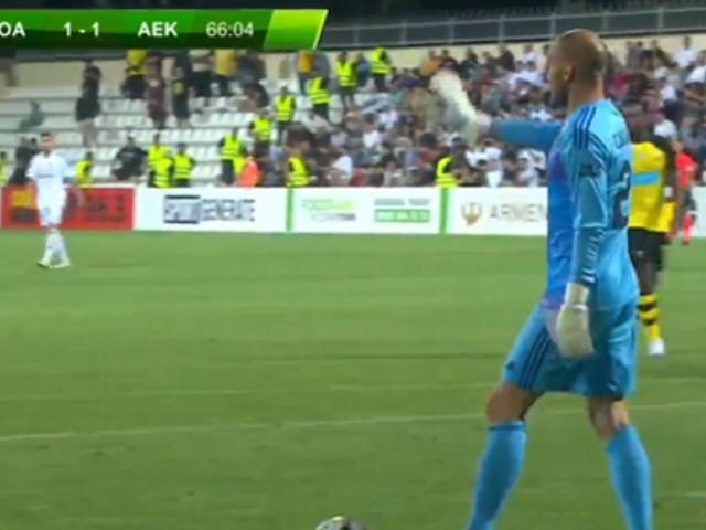 UEFA Konferans Ligi'nde kaleci gol attı! Kendi kalesinden yaptığı vuruş rüzgar yardımıyla ağlarla buluştu!