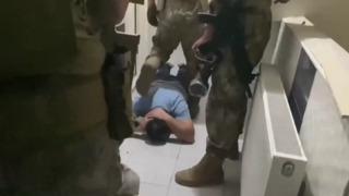 Birbirlerine husumetli iki çetenin elebaşları böyle yakalandı! Fuhuştan tefeciliğe karışmadıkları suç yok