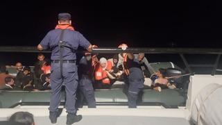 İzmir açıklarında 32 düzensiz göçmen yakalandı