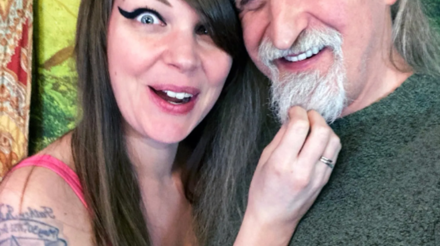 Aralarındaki 27 yıllık yaş farkı sosyal medyada gündem yarattı! "Benim çıkarcı olduğumu söylüyorlar"