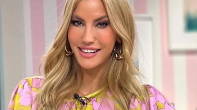 Çağla Şıkel onunla el ele yakalandı! Görenler çok şaşırdı: 'Hani arkadaştınız?'