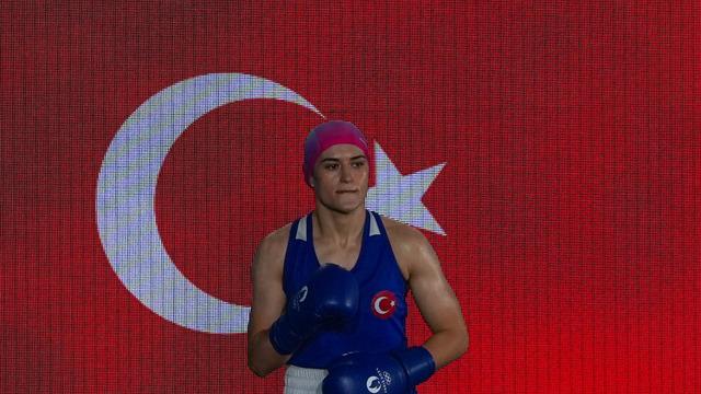 Milli boksör Esra Yıldız Kahraman, Paris 2024 Olimpiyat Oyunları'nda bronz madalya kazandı