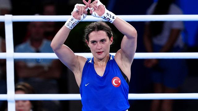 Tayvanlı rakibine yenilen boksör Esra Yıldız Kahraman'dan cinsiyet tartışmalarına X işaretiyle gönderme! Dünyada gündem oldu