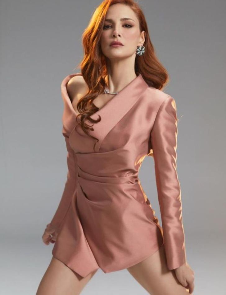 46 yaşındaki Mine Tugay yıllara meydan okuyor! Herkesin yapabileceği sırrını verdi: "Bal, zerdeçal ve... G5