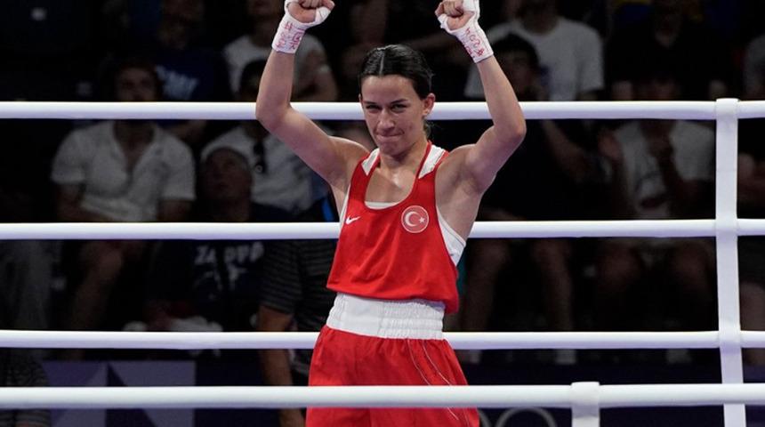 Paris Olimpiyatlarında milli boksörümüz Hatice Akbaş, finalde rakibine kaybetti ve altın madalya şansını kaçırdı...