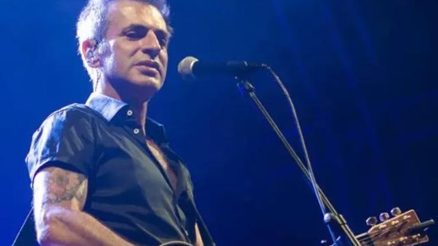 Instagram yasağına o da kayıtsız kalamadı! Teoman Twitter'a fena salladı