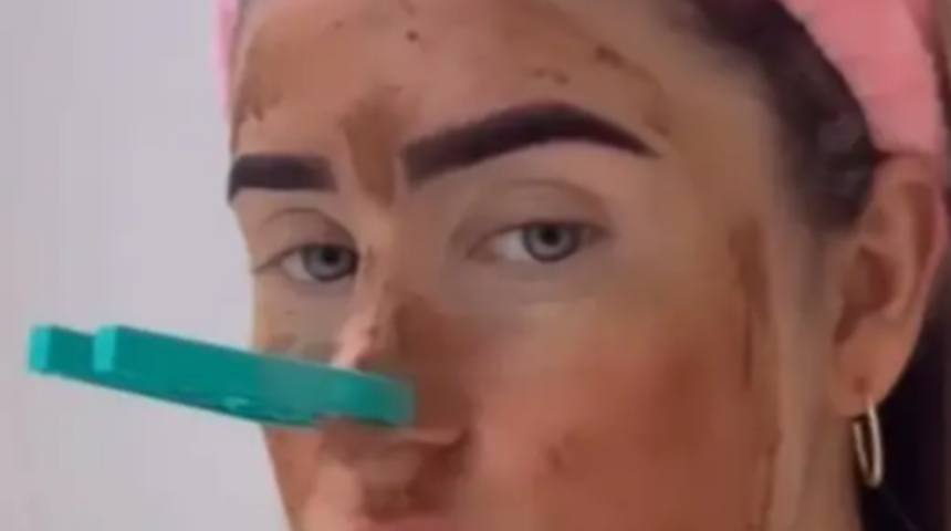 Kokusuna bile dayanamadı! Sosyal medyanın son trendi 'dışkı' maskesine tepkiler çığ gibi büyüdü... "Bu kadarı çok fazla"