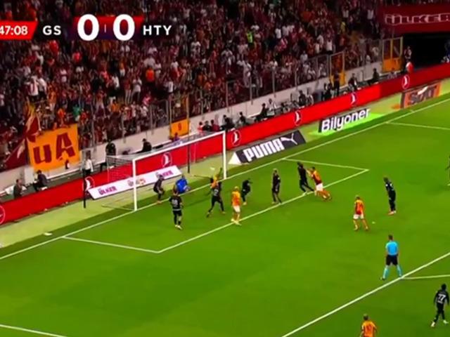 Galatasaray-Hatayspor maçında inanması güç pozisyon! Kaleci Erce Kardeşler kalesinde devleşti, Galatasaray direkleri geçemedi...