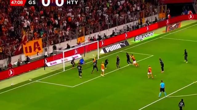 Galatasaray-Hatayspor maçında inanması güç pozisyon! Kaleci Erce Kardeşler kalesinde devleşti, Galatasaray direkleri geçemedi...