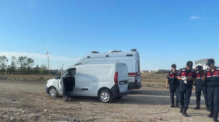 Gölet kıyısında vahşet! Kız arkadaşını öldürüp intihar etti