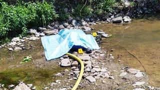 Tarlada su dinamosuna elektrik çekmek isterken... Elektrik akımına kapılarak can verdi