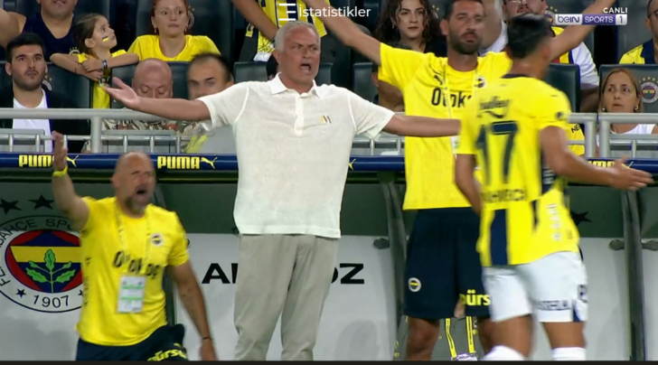 Mourinho ilk Süper Lig maçında çılgına döndü, sarı kart gördü! Nedeni sonradan ortaya çıktı G1