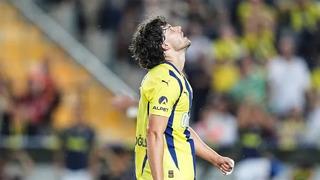 Fenerbahçe tribünleri Ferdi Kadıoğlu'na adeta veda etti! Gitme sana muhtacım