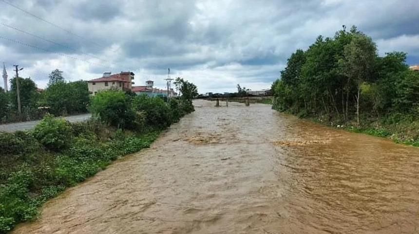 Ordu’da sağanak yağış hayatı felç etti