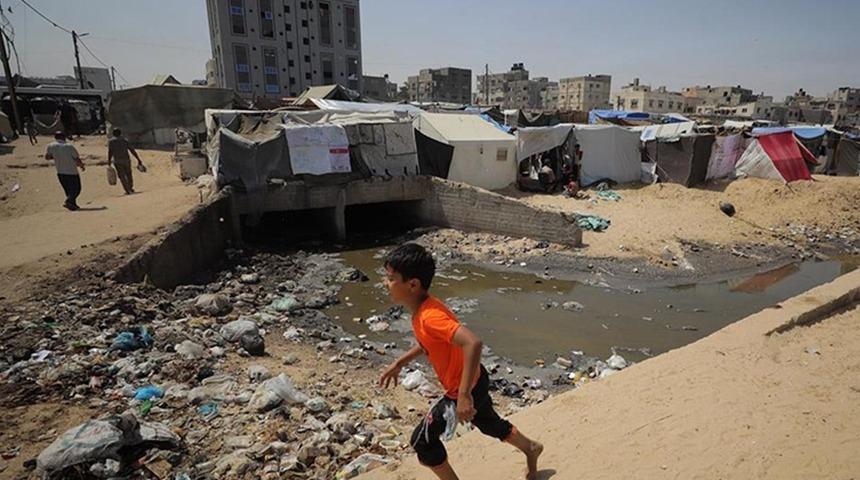 Gazzeliler hastalıklarla boğuşuyor! Dışkıyla kirlenmiş su... Hızla yayılıyor 'Susadığımda tuzlu su içiyorum' 85'ten 40 bine çıktı
