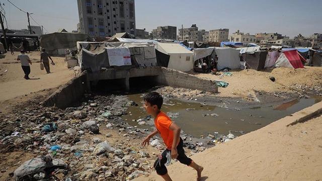 Gazzeliler hastalıklarla boğuşuyor! Dışkıyla kirlenmiş su... Hızla yayılıyor 'Susadığımda tuzlu su içiyorum' 85'ten 40 bine çıktı