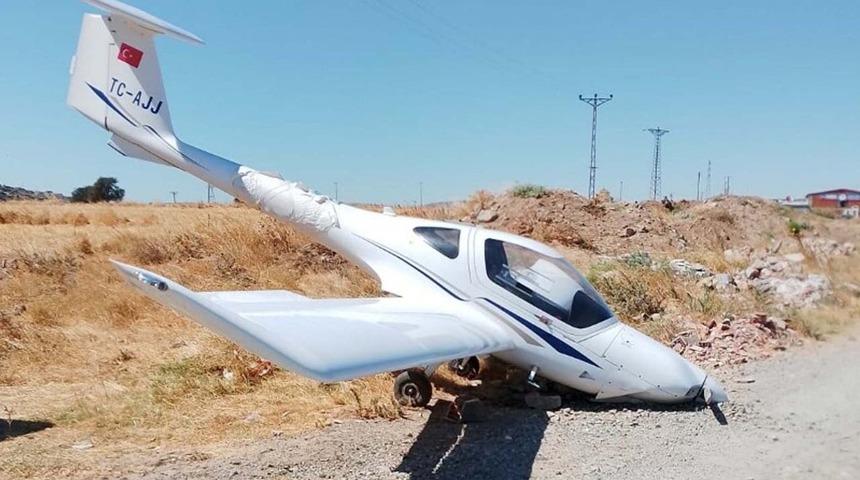 Çanakkale'de eğitim uçağı motor arızası nedeniyle acil iniş yaptı! Pilotların durumu iyi