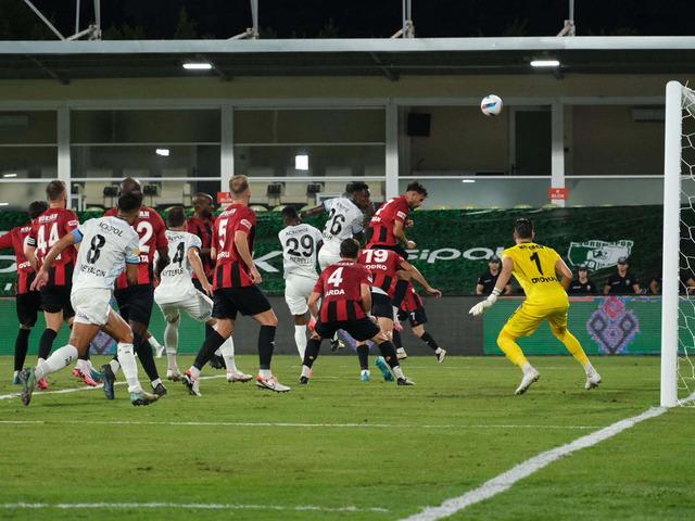 10 kişi kalan Gaziantep FK, Bodrum FK'yı 90+7'de attığı golle 1-0 mağlup etti!
