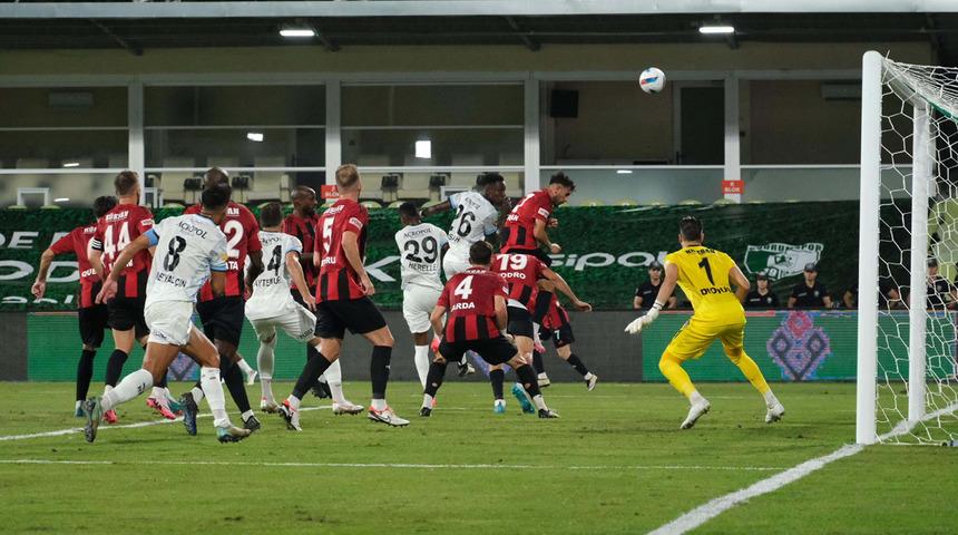 10 kişi kalan Gaziantep FK, Bodrum FK'yı 90+7'de attığı golle 1-0 mağlup etti!