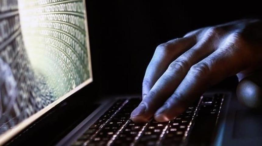 MİT'ten dev operasyon! &Ccedil;ok sayıda internet sitesi kapatıldı: Operasyonlar yurt dışına da sı&ccedil;rayacak