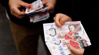 Parayı parayla sattılar! Yüzlerce banknot için sıraya girdiler: Değerinin tam 11 katı!