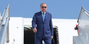 AK Parti'ye kimler katılacak? Canlı yayında tek tek a&ccedil;ıkladı