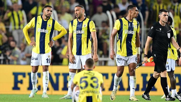 SEZONA ŞAMPİYONLAR LİGİ HEDEFİYLE BAŞLAYAN FENERBAHÇE'NİN GRUP AŞAMASINA KALAMAMASININ NEDENİ SİZCE NE?