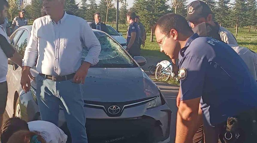 Otomobilin &ccedil;arptığı &ccedil;ocuk ağır yaralandı